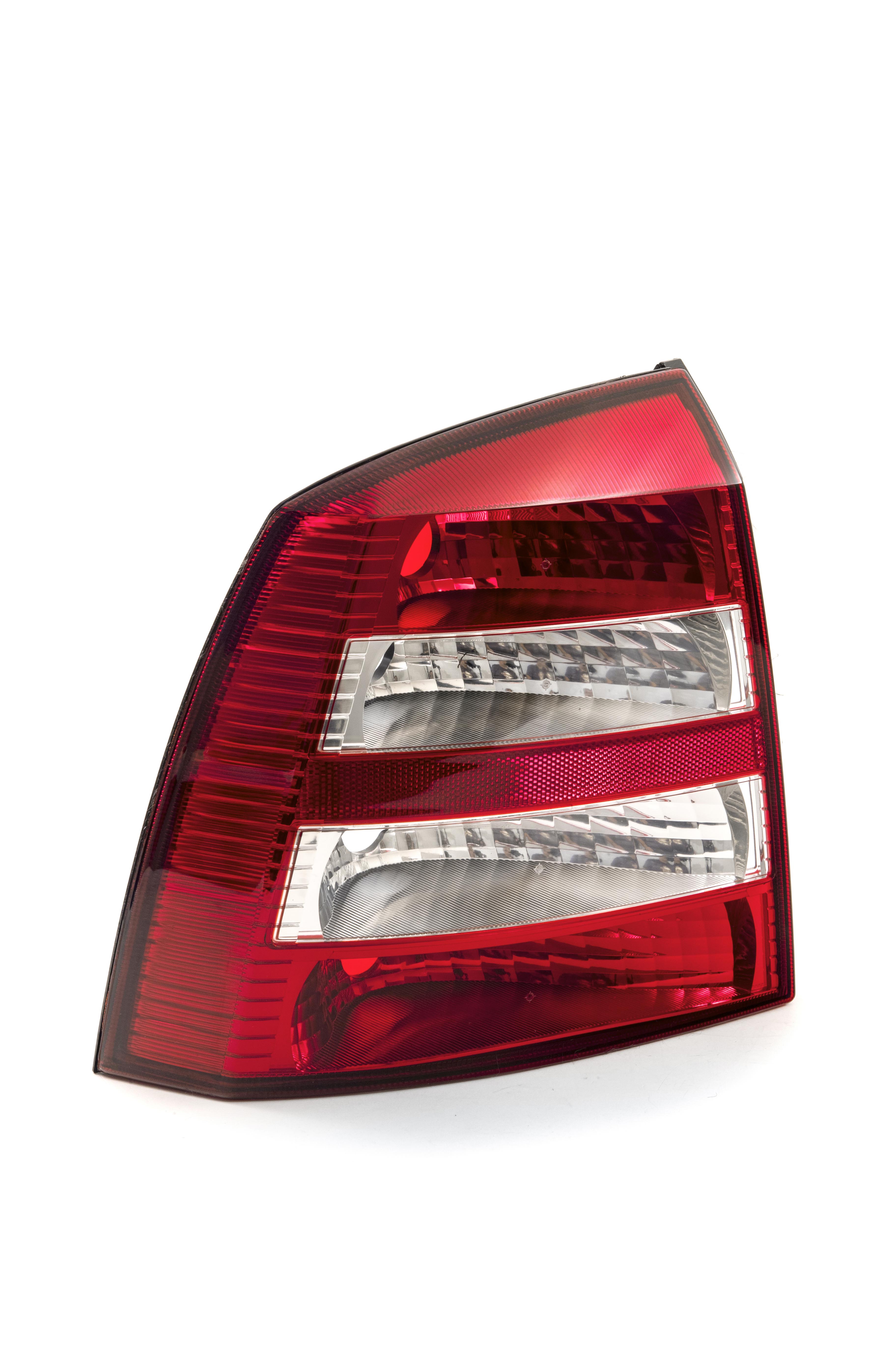 LANTERNA TRASEIRA GM ASTRA HATCH 2003 A 2011 LADO DIREITO - CRISTAL (ARTEB) - ART0460268